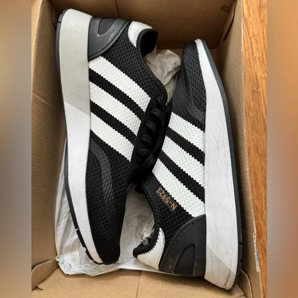 Black Adidas N-5923 size 10. Like new! - Picture 4 of 4